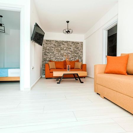 Design Suites Efharis Nea Peramos  Ngoại thất bức ảnh