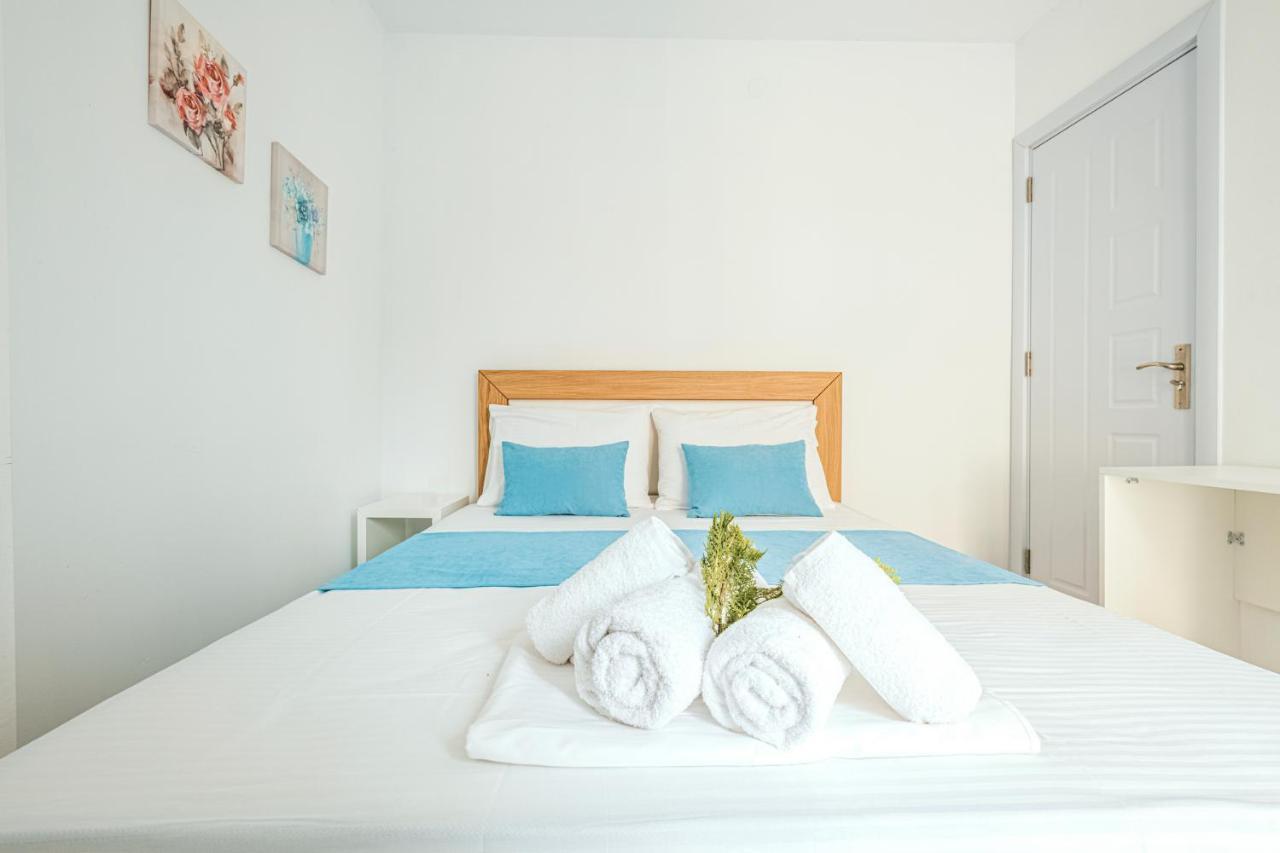 Design Suites Efharis Nea Peramos  Ngoại thất bức ảnh