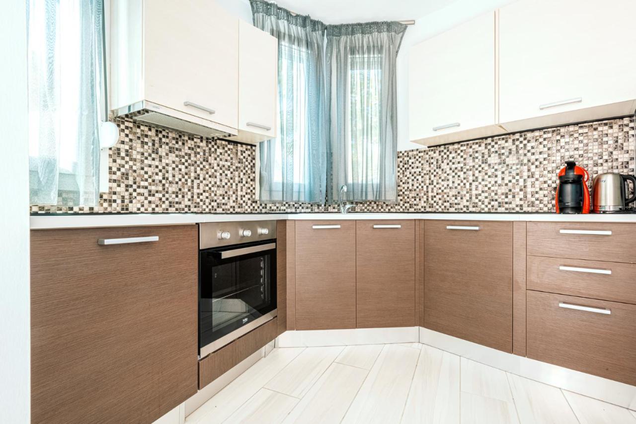 Design Suites Efharis Nea Peramos  Ngoại thất bức ảnh