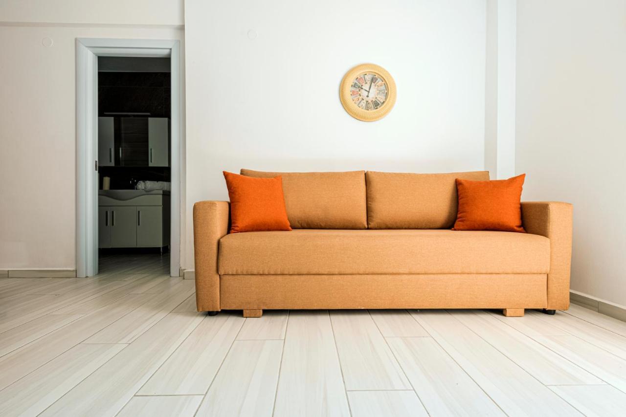 Design Suites Efharis Nea Peramos  Ngoại thất bức ảnh