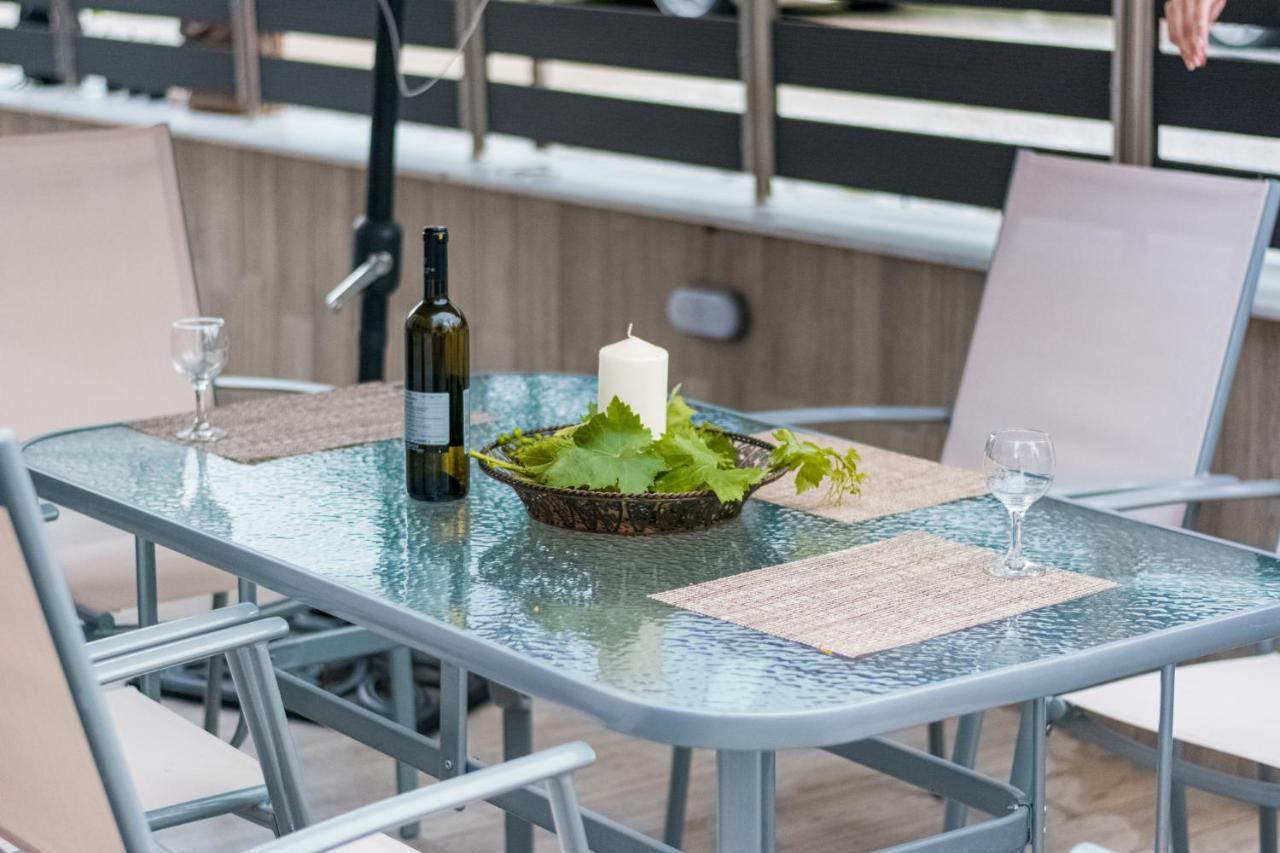 Design Suites Efharis Nea Peramos  Ngoại thất bức ảnh