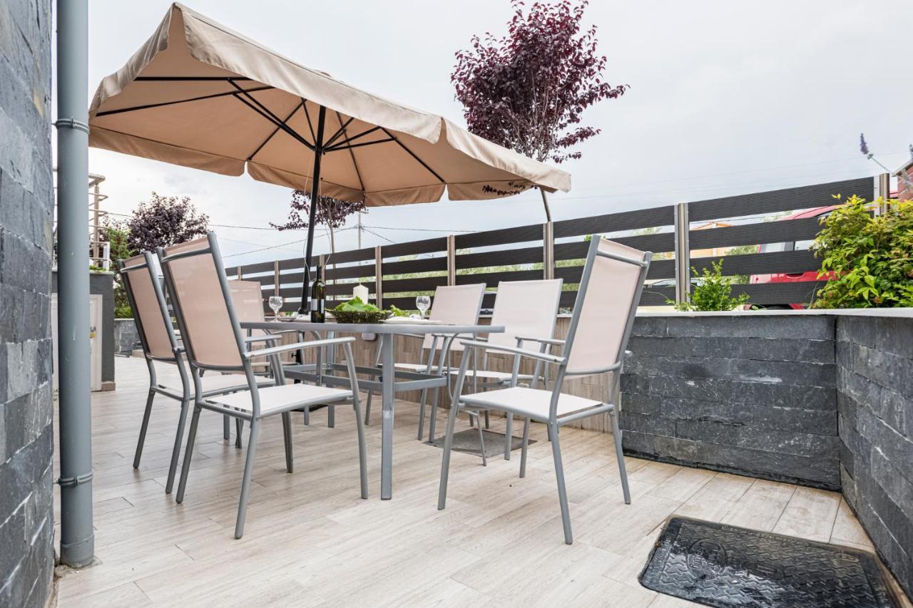 Design Suites Efharis Nea Peramos  Ngoại thất bức ảnh