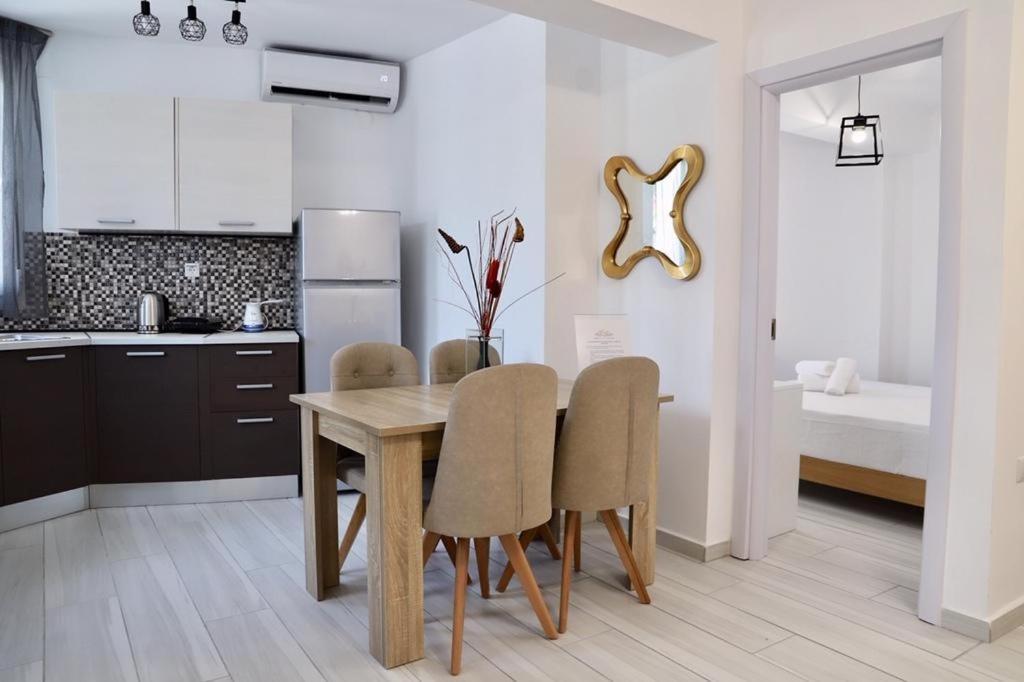 Design Suites Efharis Nea Peramos  Ngoại thất bức ảnh